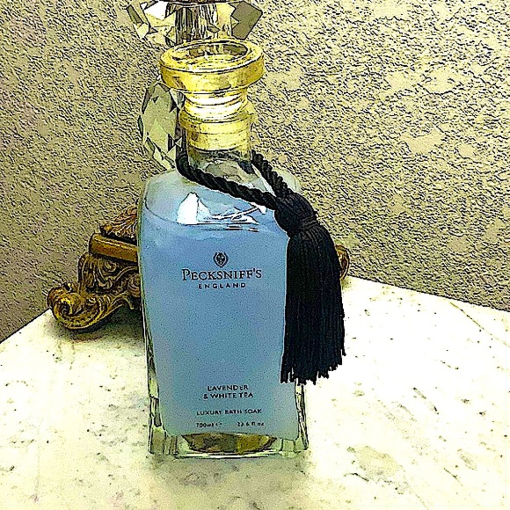 PECKSNIFF’S ENGLAND LAVENDER & WHITE TEA LUXURY BATH SOAK NEW 23.6oz GLASS